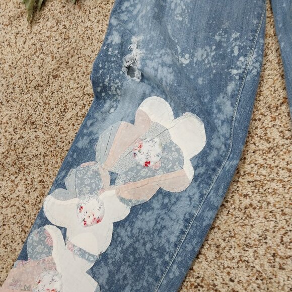 37866 Size 12 Upcycled a.n.a. Applique With Flower Trim. - Picture 3 of 5